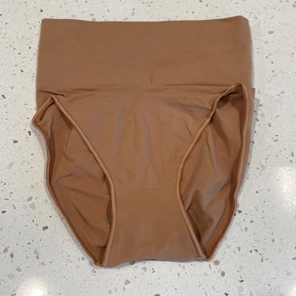 Skims high waist panty size Small